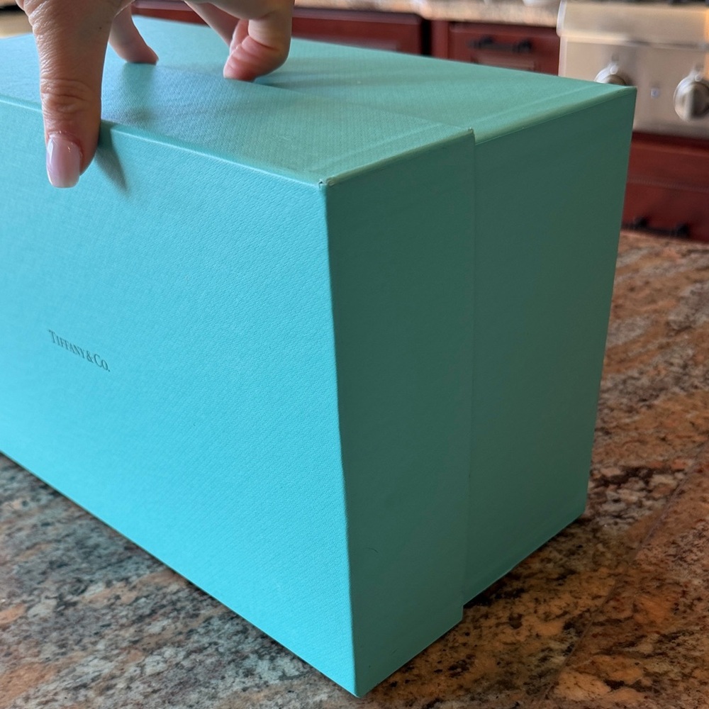 Tiffany & Co. Turquoise Box - Picture 4 of 5